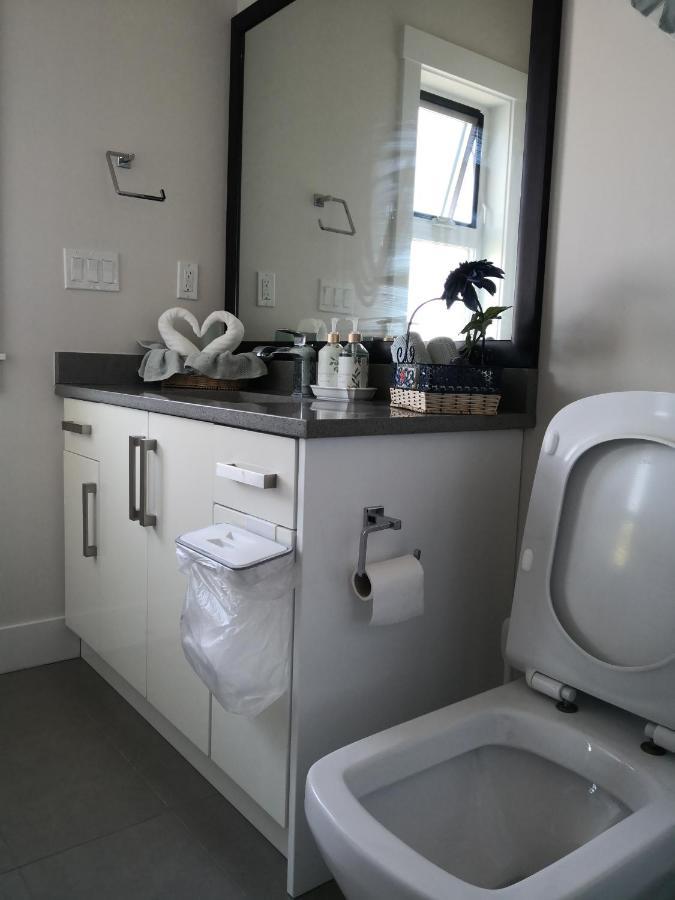 Delovely B&B White Rock Ngoại thất bức ảnh
